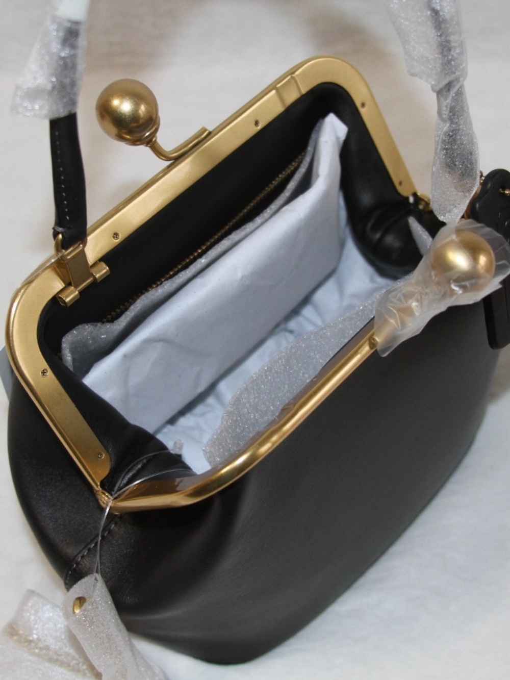 Coach Kisslock Frame Bag 16 Black Glovetanned Leather NWT - Picture 7 of 8